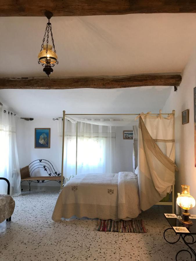 Chez artistes Hotel Servian Kültér fotó