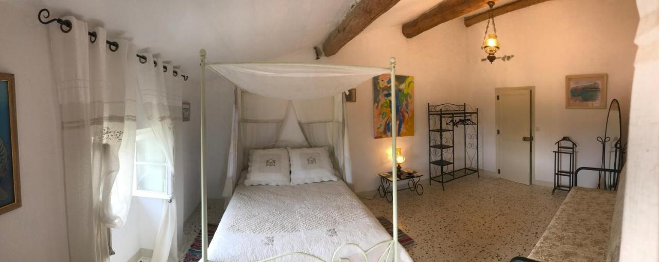Chez artistes Hotel Servian Kültér fotó